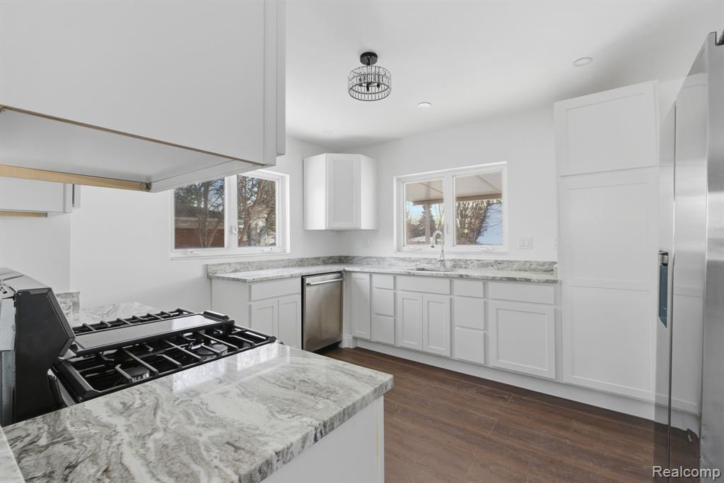 16022 Stephens Drive, Eastpointe, MI 48021 — Photo 8