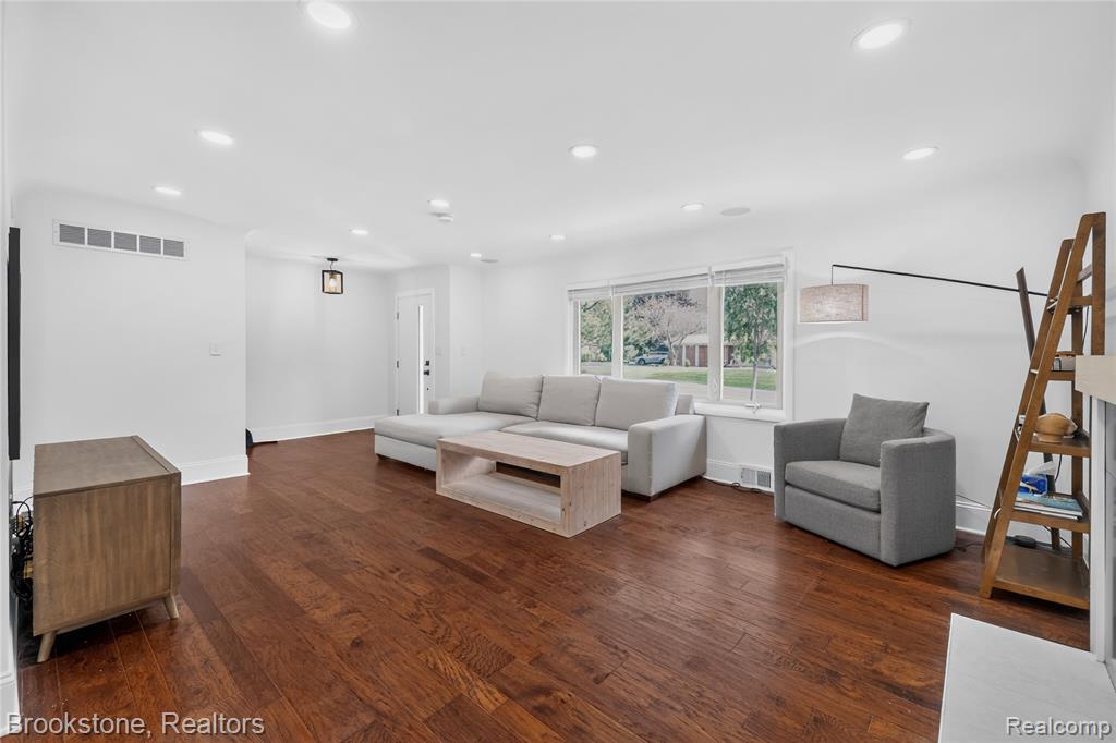 2768 Hillendale Drive - Photo 5