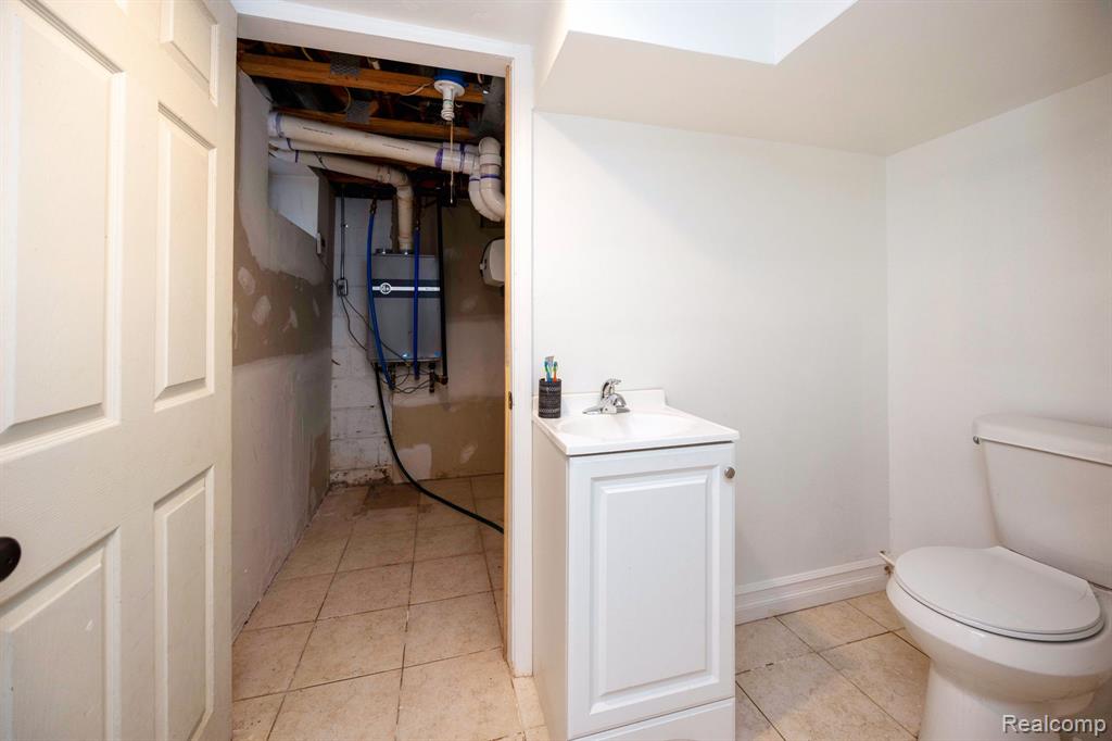 8401 Fenton Street, Dearborn Heights, MI 48127 — Photo 53