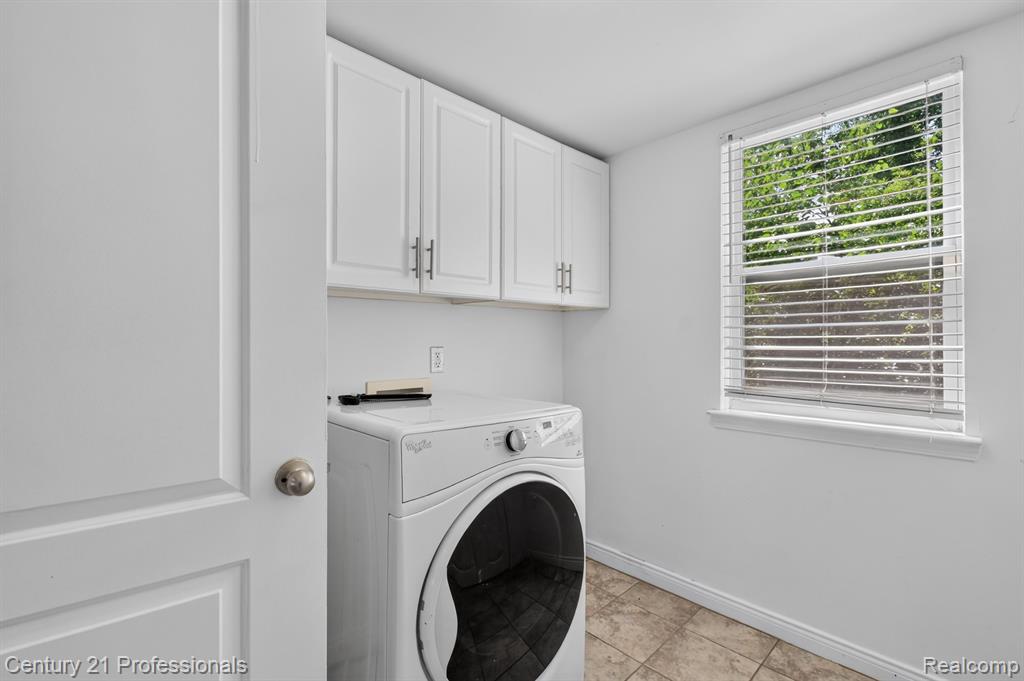 2042 Decker Road, Walled Lake, MI 48390 — Photo 18