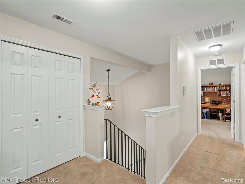 1844 FLAGSTONE Circle, Rochester, MI 48307 — Photo 5