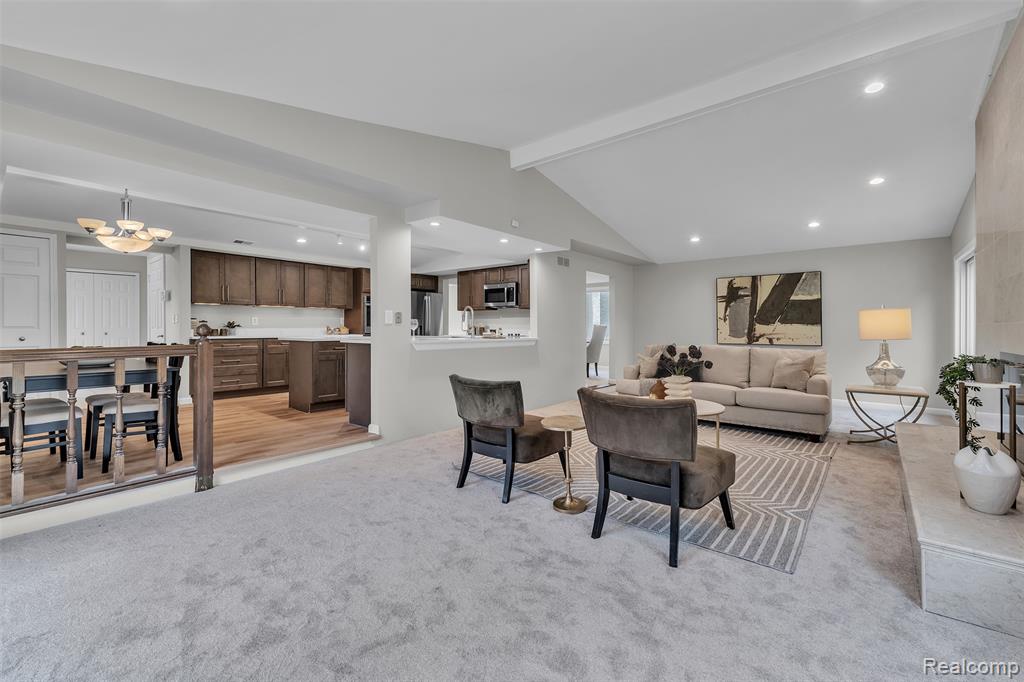 5310 Pond Bluff Drive, West Bloomfield, MI 48323 — Photo 24