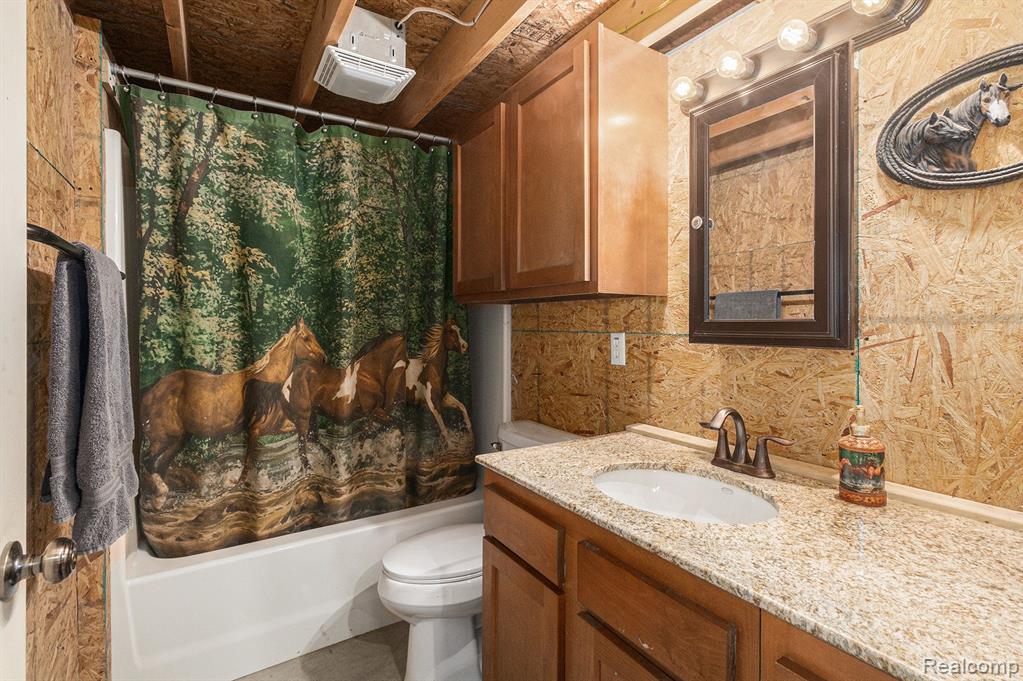 7196 MANOR Lane, Fowlerville, MI 48836 — Photo 41