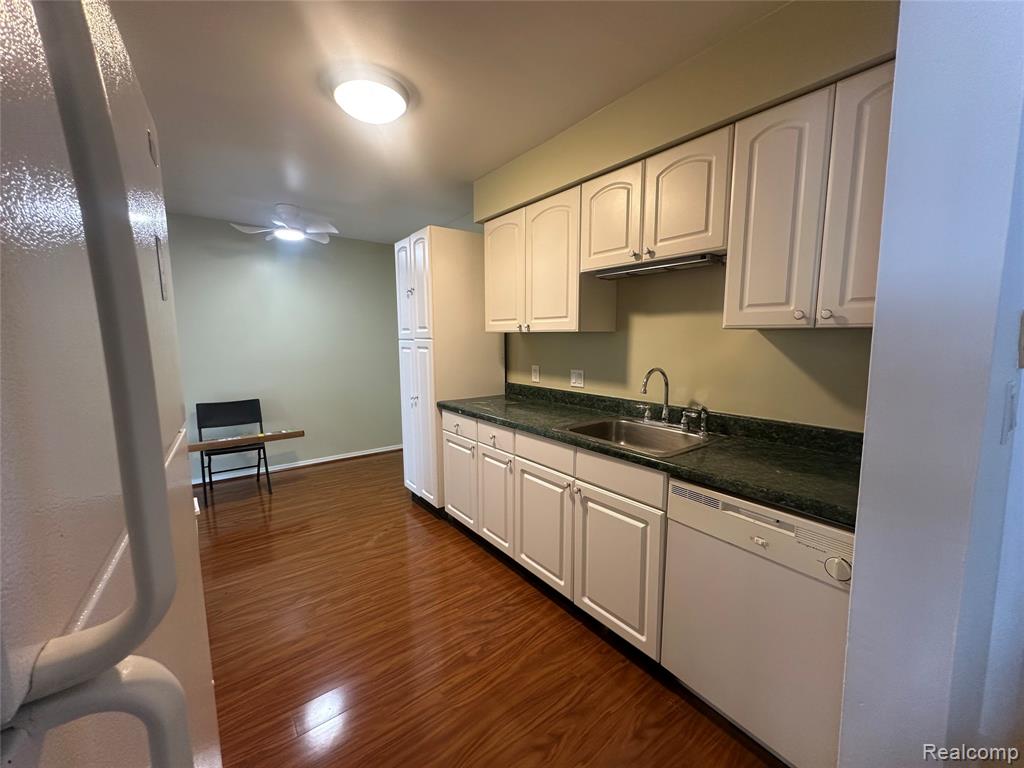 509 E University Drive, Rochester, MI 48307 — Photo 5
