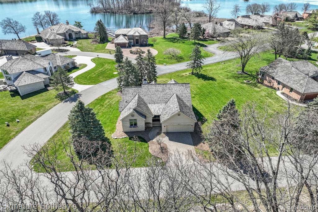 51 CHATEAUX DU LAC, Fenton, MI 48430 — Photo 47