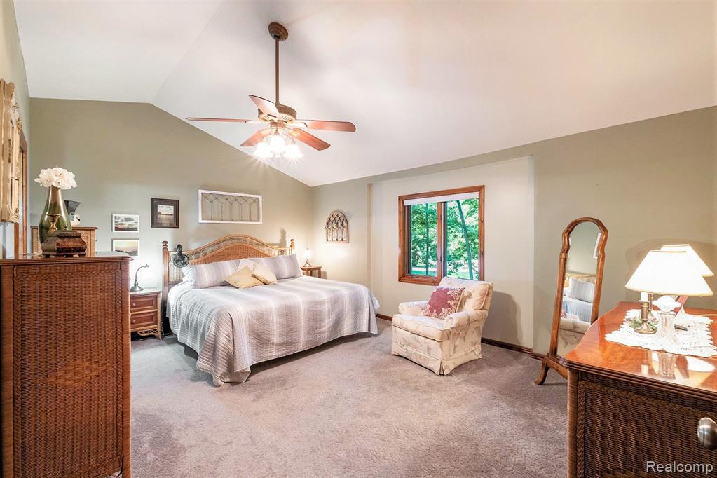 9246 YOUNG Drive, Swartz Creek, MI 48473 — Photo 19