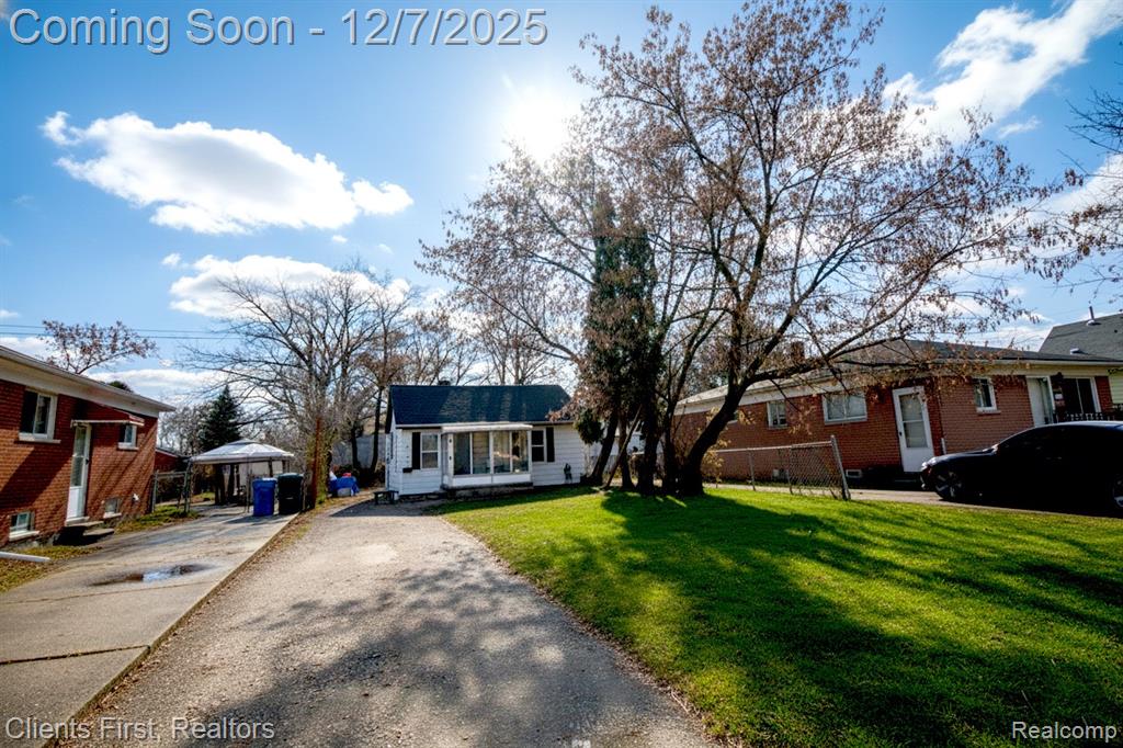 5654 Bedford Street, Dearborn Heights, MI 48125 — front exterior