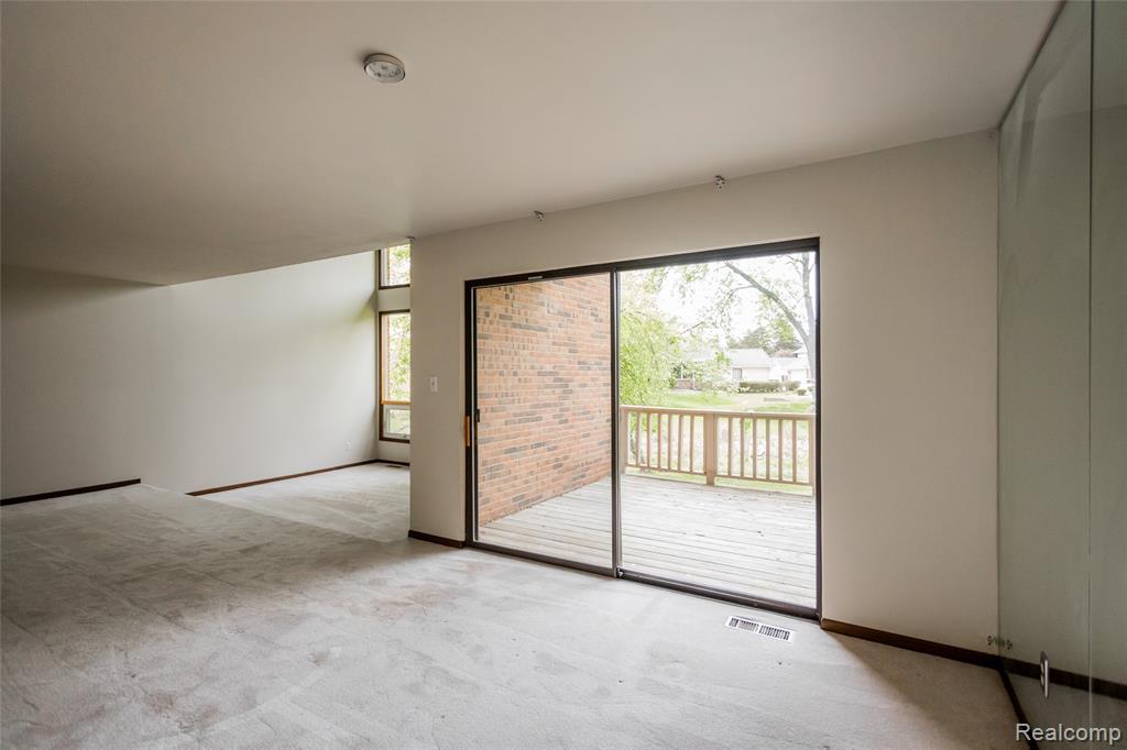 7118 Pebble Park Drive, West Bloomfield, MI — Photo 15