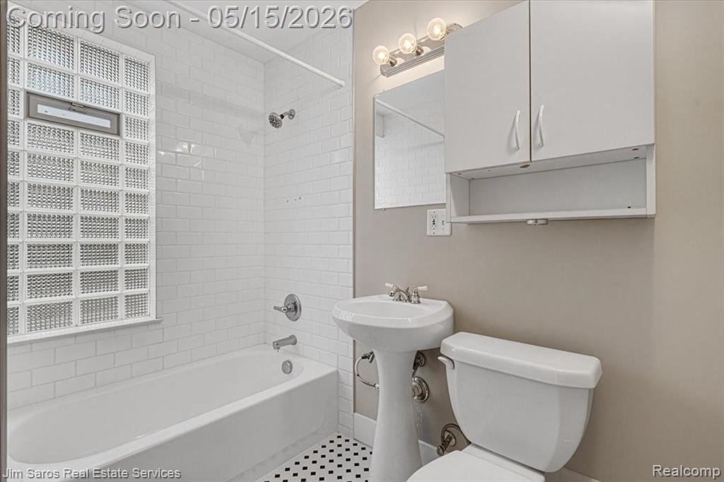 124 Muir Road, Grosse Pointe Farms, MI 48236 — Photo 15