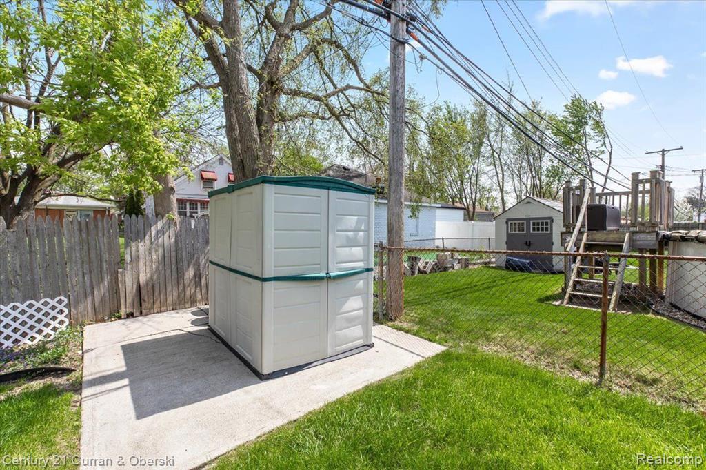 5625 HARDING Street, Dearborn Heights, MI 48125 — Photo 34