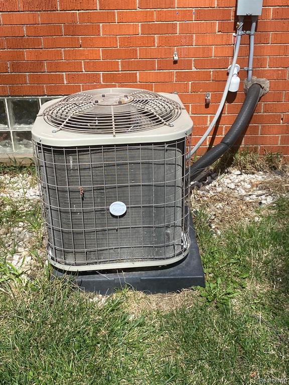 753 DETROIT Avenue N, Lincoln Park, MI 48146 — Photo 31