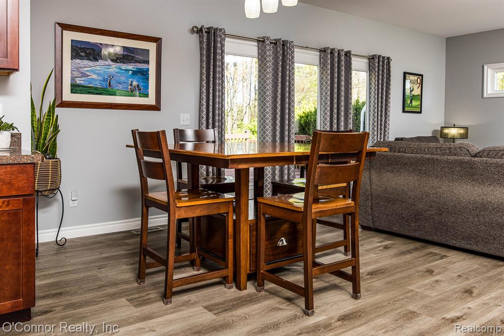 910 Hunter Court, Marysville, MI 48040 — Photo 7