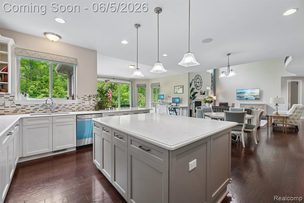 47566 Alpine Drive, Novi, MI — Photo 14