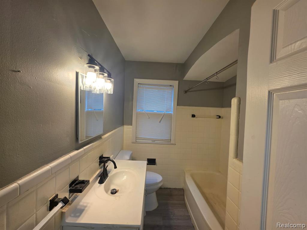 18975 Greydale Avenue, Detroit, MI 48219 — Photo 9