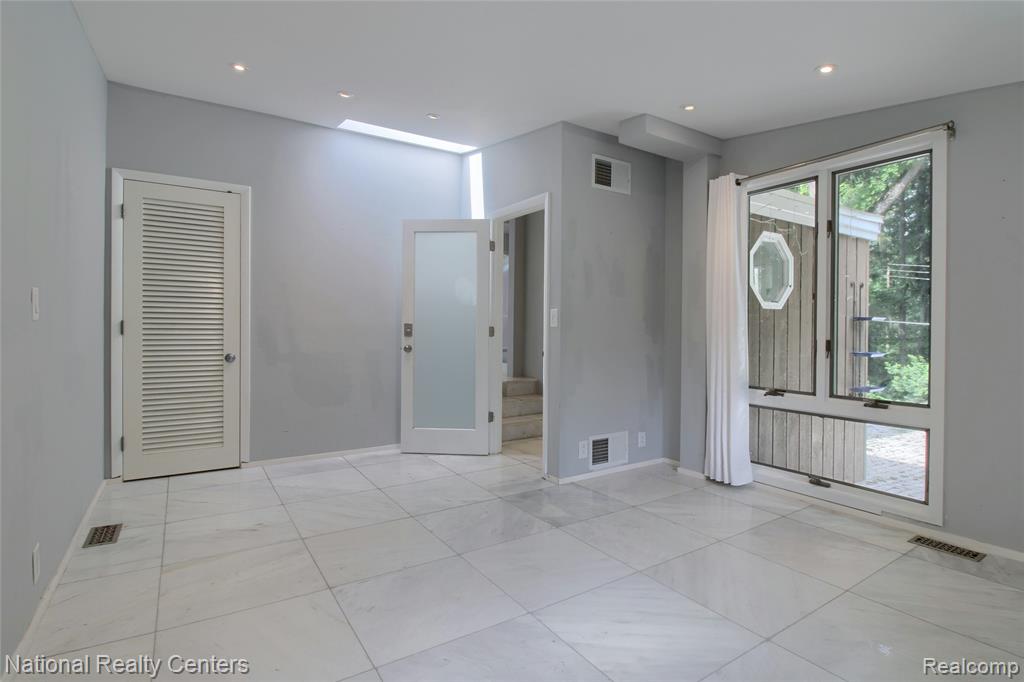 341 Corrie Road, Ann Arbor, MI 48105 — Photo 29