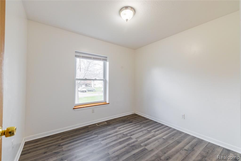 7522 Sovey Drive, Newport, MI 48166 — Photo 11
