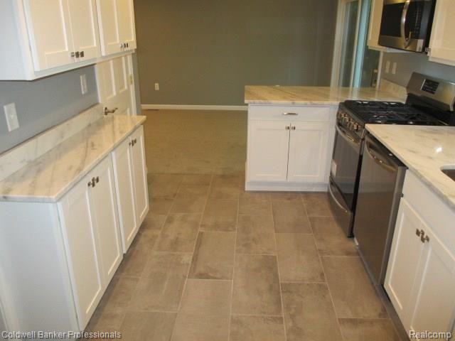 4474 Holly Drive, Troy, MI 48085 — Photo 11