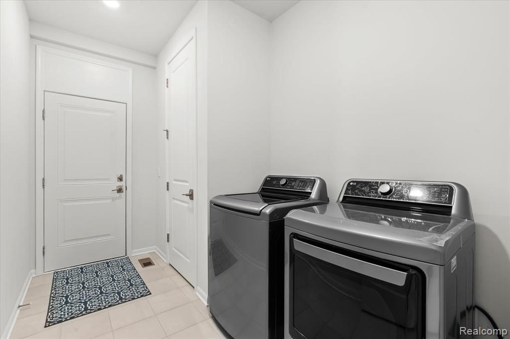 48255 Amber Lane Drive, Shelby Twp, MI 48315 — Photo 21