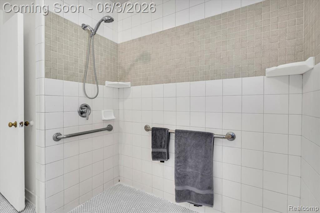2491 Crystal Drive, Ann Arbor, MI 48108 — Photo 18