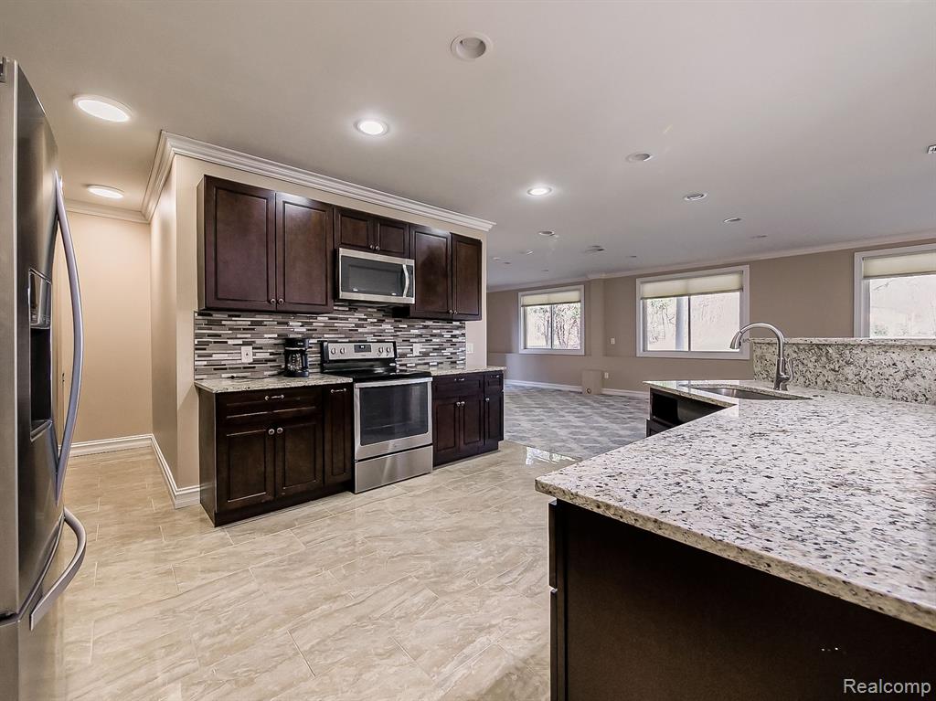 6265 BRANFORD Drive, West Bloomfield, MI — Photo 40