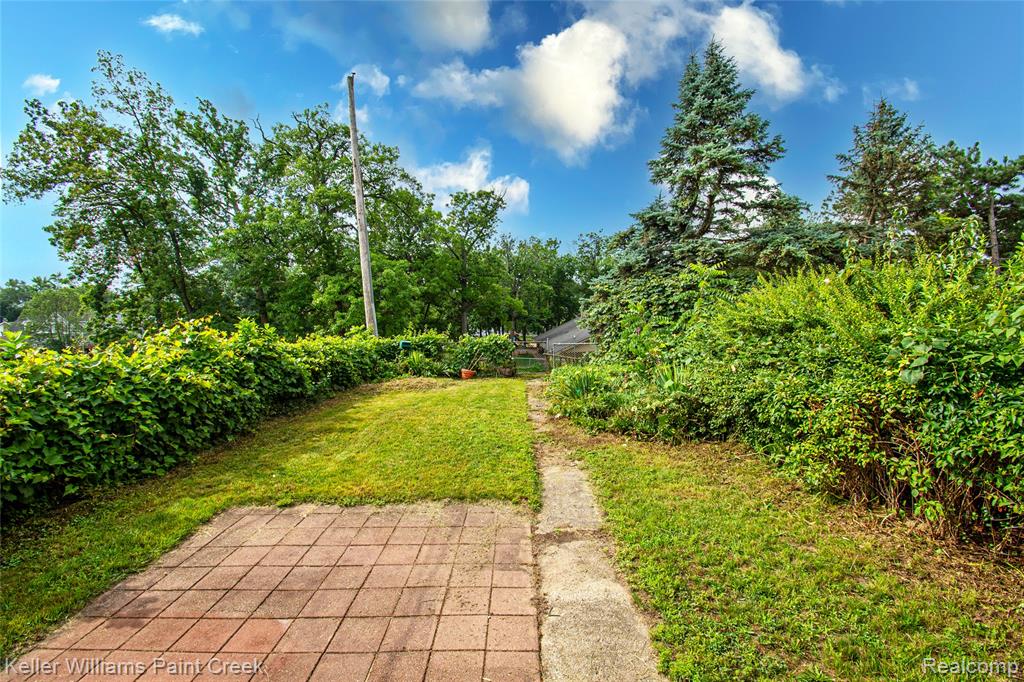 6903 Dandison Boulevard, West Bloomfield, MI 48324 — Photo 6
