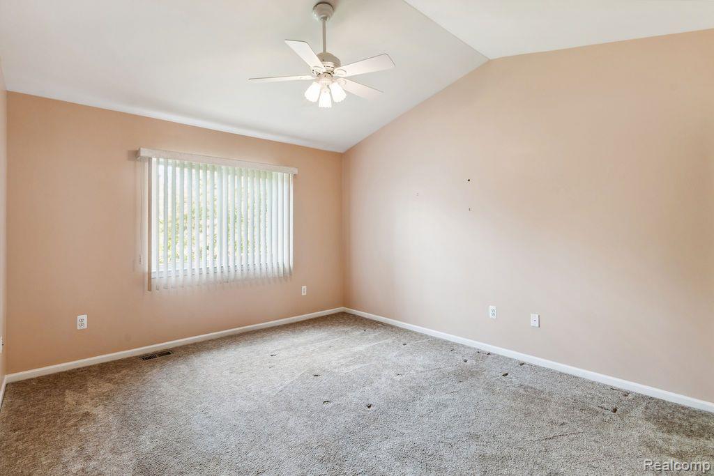 41446 REDMOND, Clinton Twp, MI 48038 — Photo 16