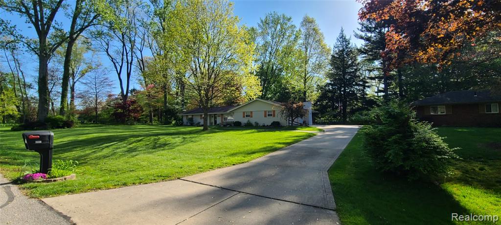 6962 Stockport Drive, Lambertville, MI 48144 — Photo 2