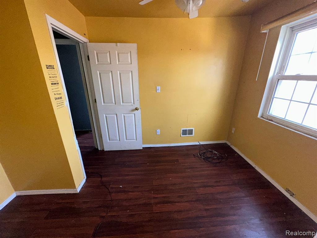 18727 AVON Avenue, Detroit, MI 48219 — Photo 15