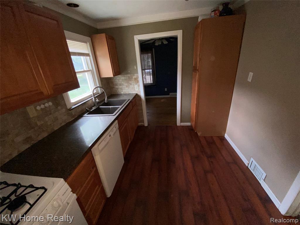 9636 Centralia, Redford, MI 48239 — Photo 3