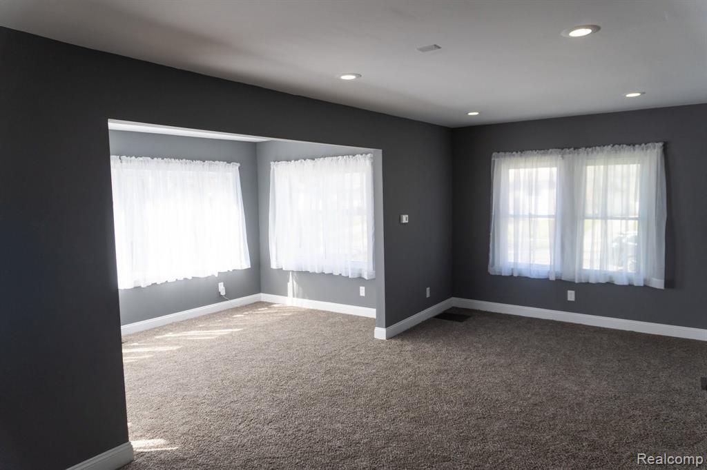 432 BUCKINGHAM Avenue, Flint, MI 48507 — Photo 11