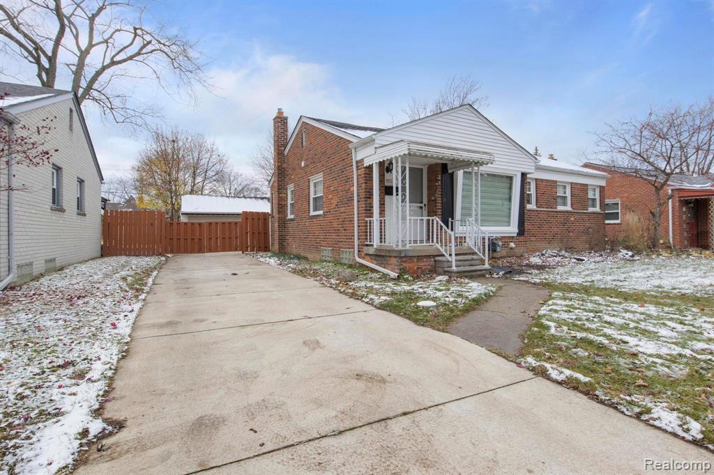 9911 OPORTO Street, Livonia, MI 48150 — Photo 3