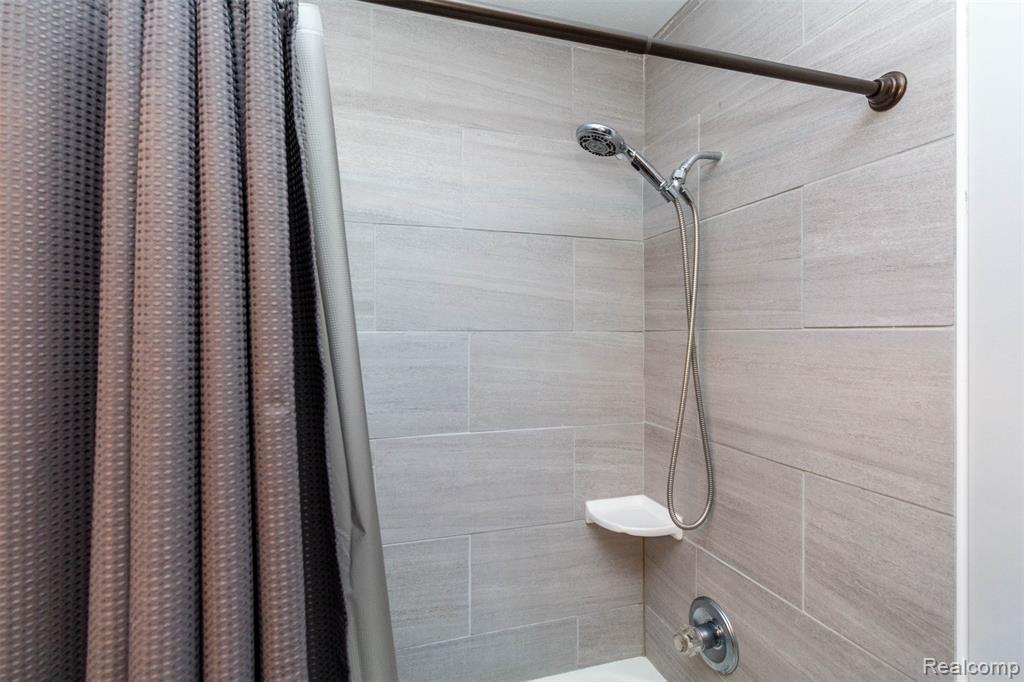 9747 Wildflower Court, Van Buren, MI 48111 — Photo 23