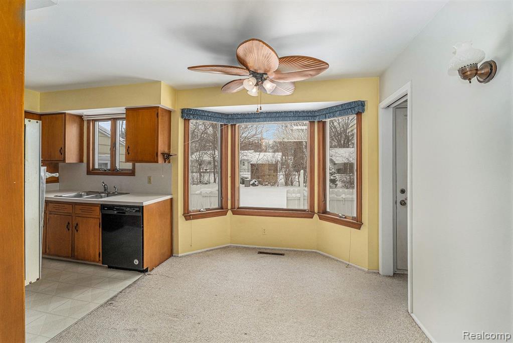 4418 Ashlawn Drive, Flint, MI 48507 — Photo 9