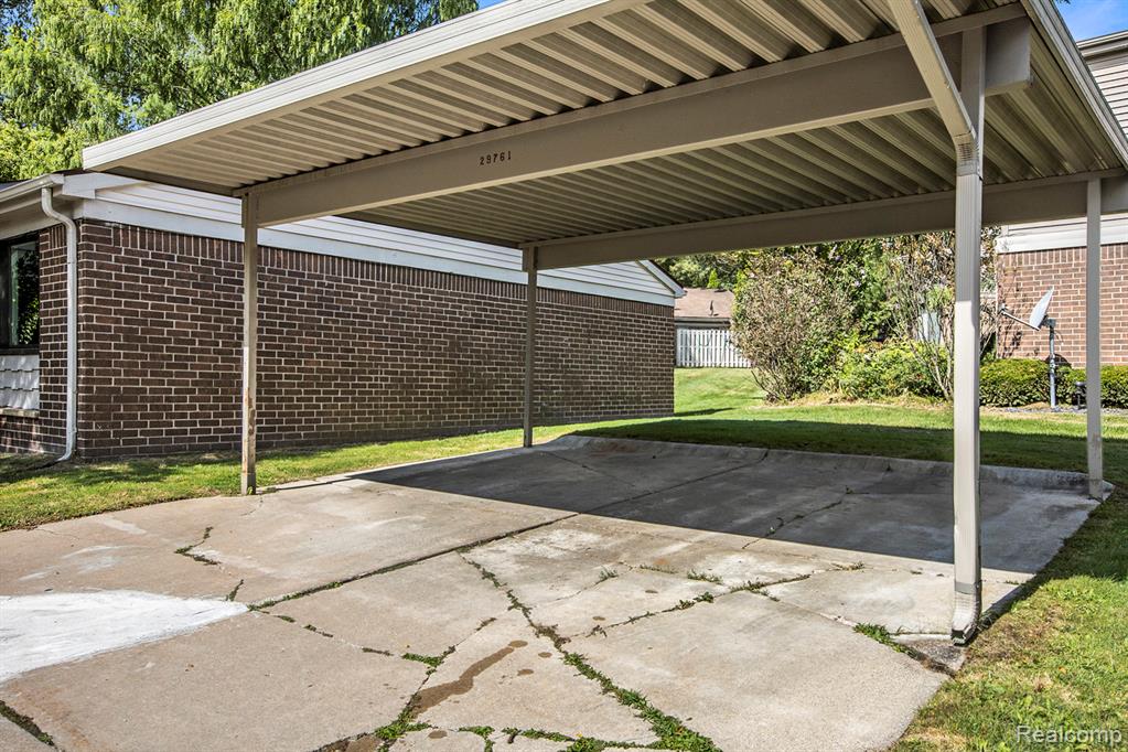 29761 Farmbrook Villa Lane, Southfield, MI 48034 — Photo 20