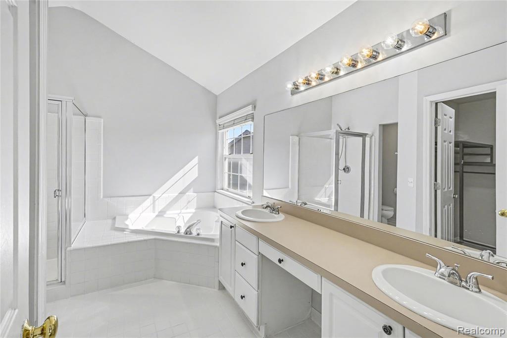 16111 Aspen Hollow Drive, Fenton, MI 48430 — Photo 14