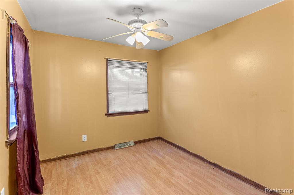 4500 Katherine Street, Dearborn Heights, MI 48125 — Photo 13