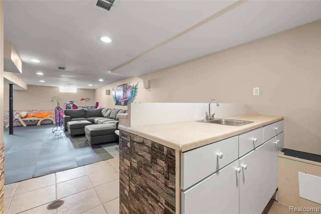 6452 Arcola Street, Garden City, MI — Photo 15
