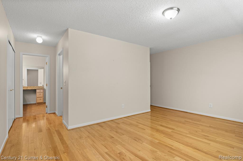 41665 CHARLESTON Lane, Novi, MI 48377 — Photo 31
