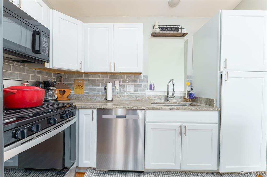 1645 Dartmoor Drive, Howell, MI 48843 — Photo 3