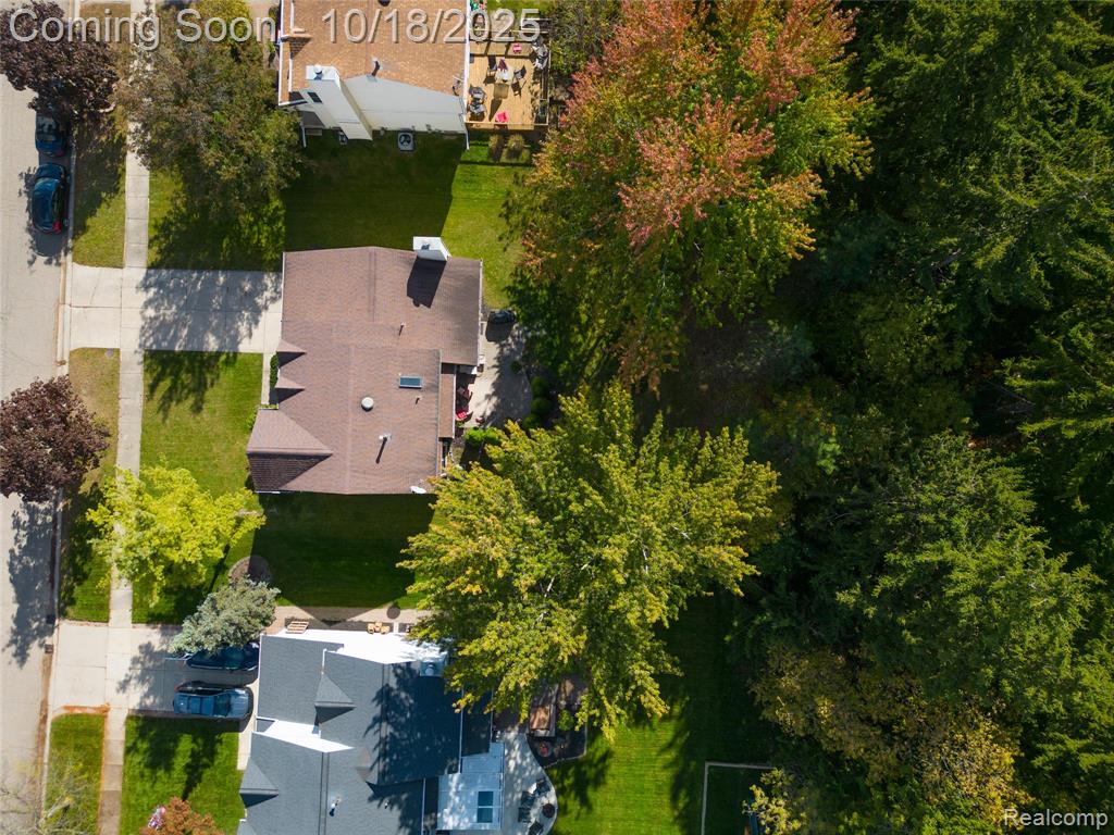 975 S Parkwood Drive, South Lyon, MI 48178 — Photo 7
