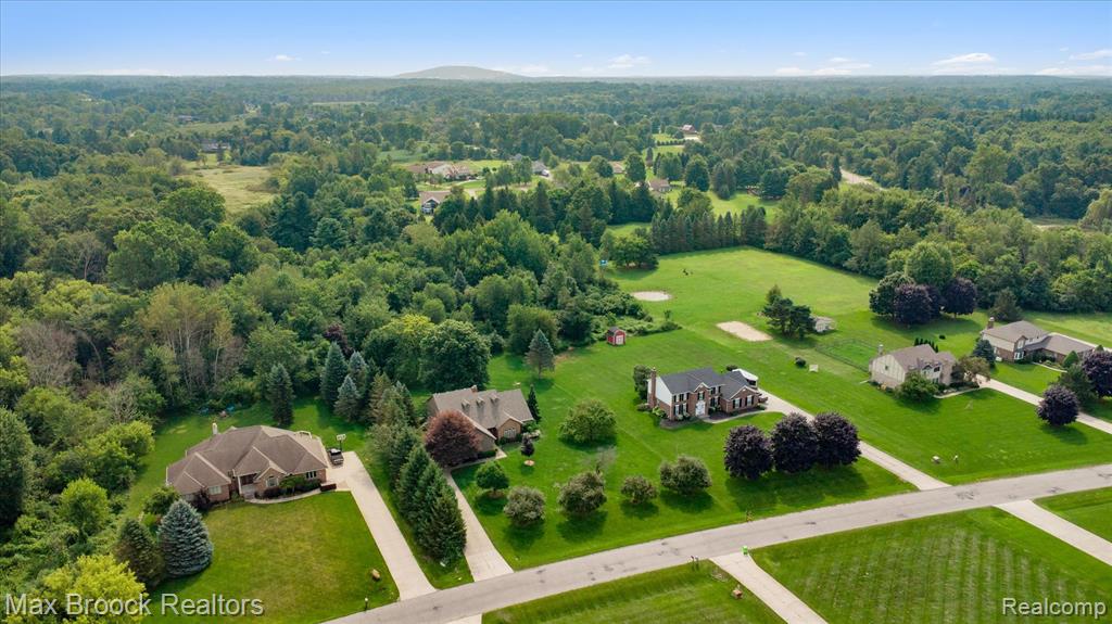 8936 Salem Farms Drive, South Lyon, MI 48178 — Photo 16