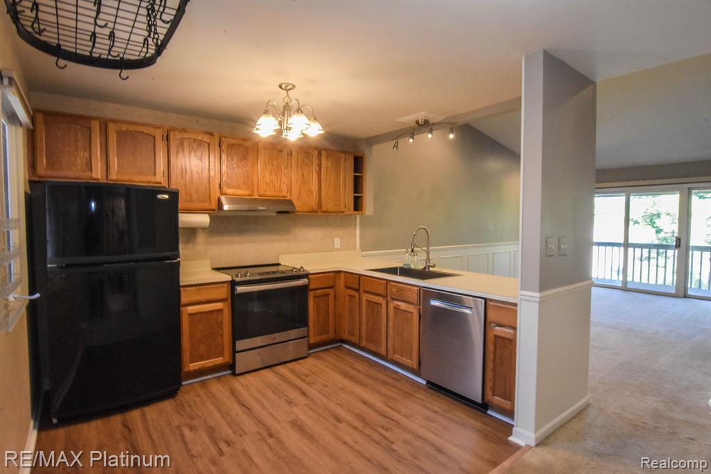 900 RIDGE, Brighton, MI 48116 — Photo 15