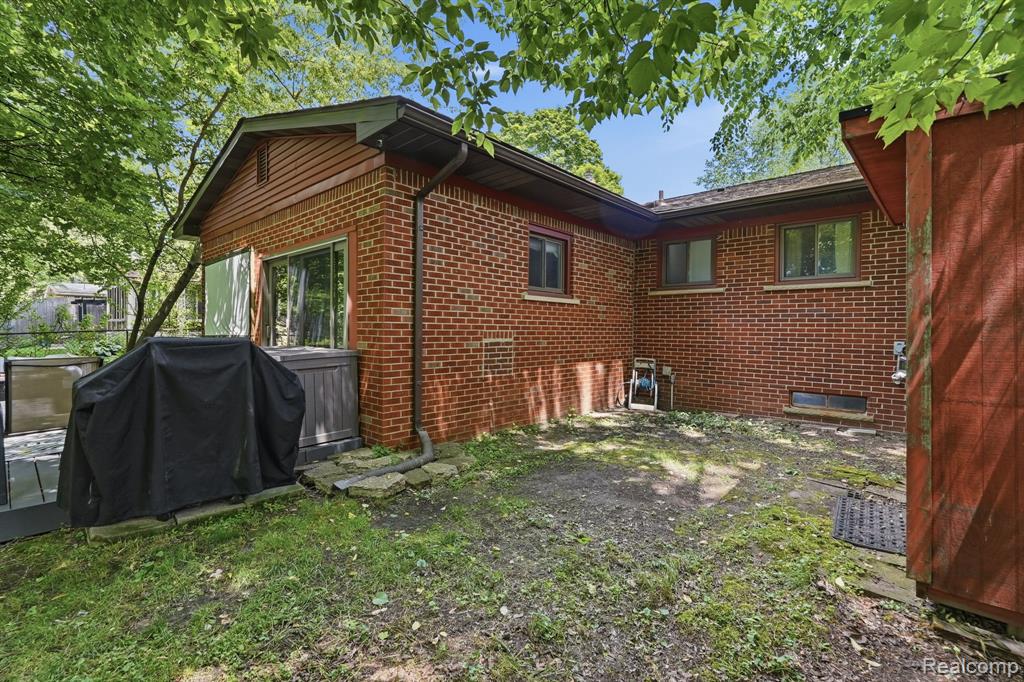 1061 Western Drive, Ann Arbor, MI 48103 — Photo 36