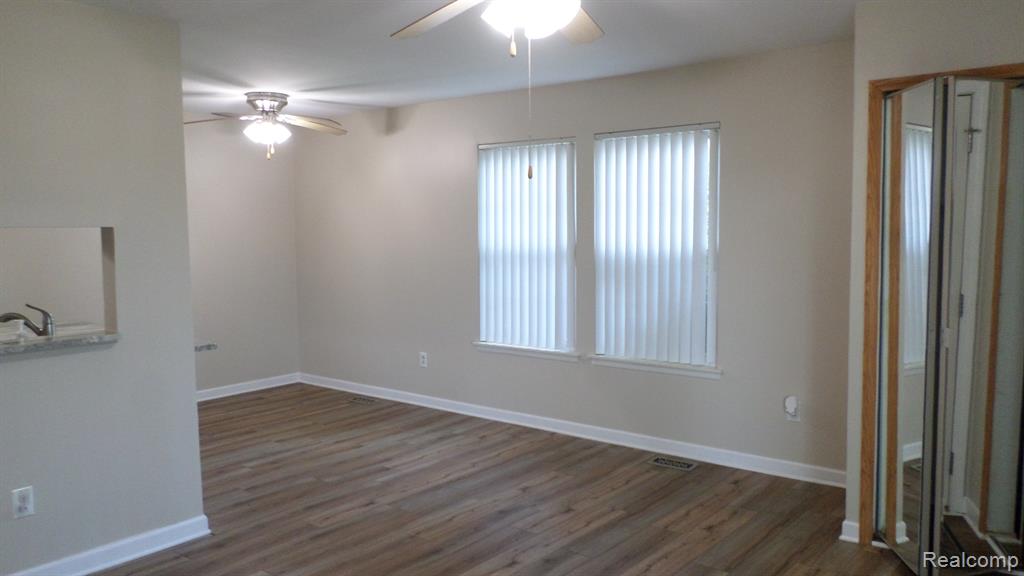 33612 Bayview Drive, New Baltimore, MI 48047 — Photo 8