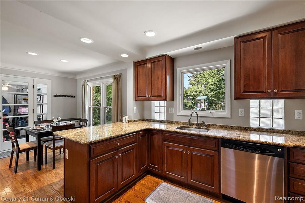 4151 Seminole Drive, Royal Oak, MI 48073 — Photo 14