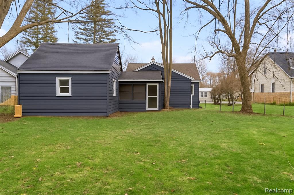 1442 Mintola Avenue, Flint, MI 48532 — Photo 28
