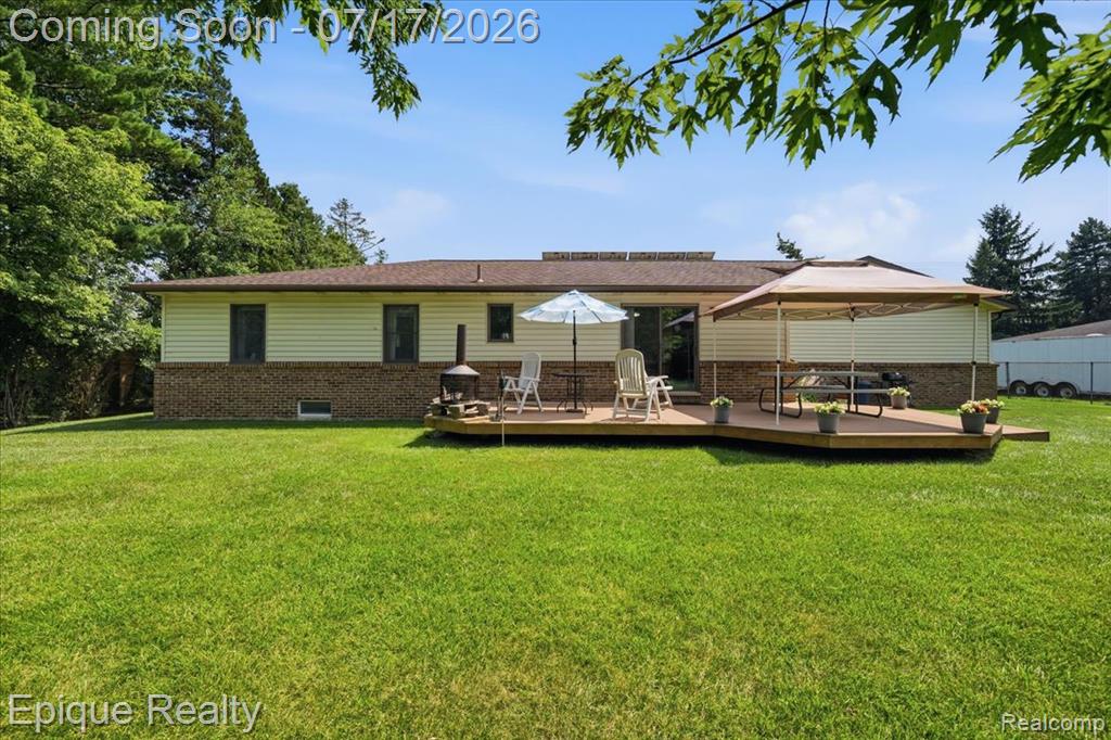 555 E Square Lake Road, Troy, MI 48085 — Photo 43