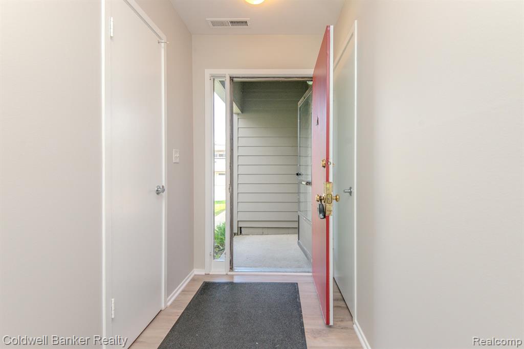 759 PENINSULA, Ann Arbor, MI 48105 — Photo 9