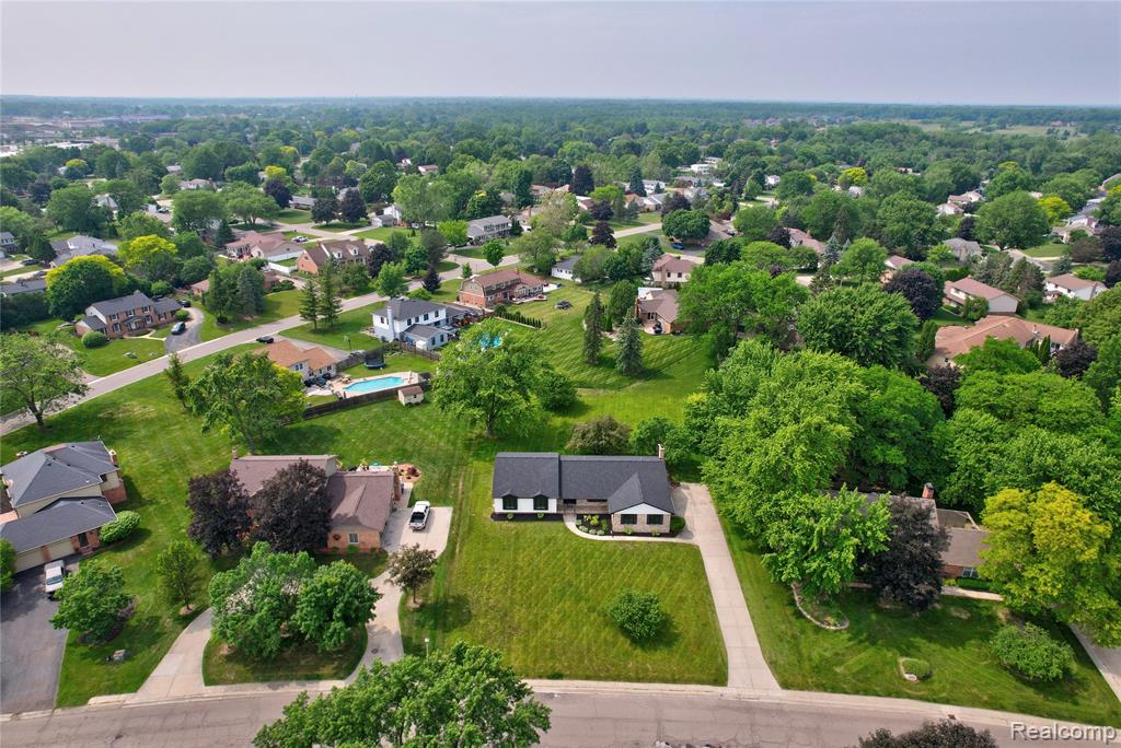507 Charing Cross Drive, Grand Blanc, MI 48439 — Photo 4
