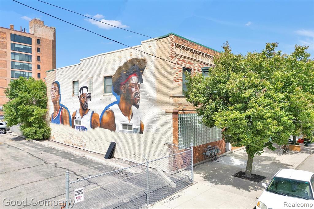 443 E MILWAUKEE Street, Detroit, MI 48202 — Photo 2
